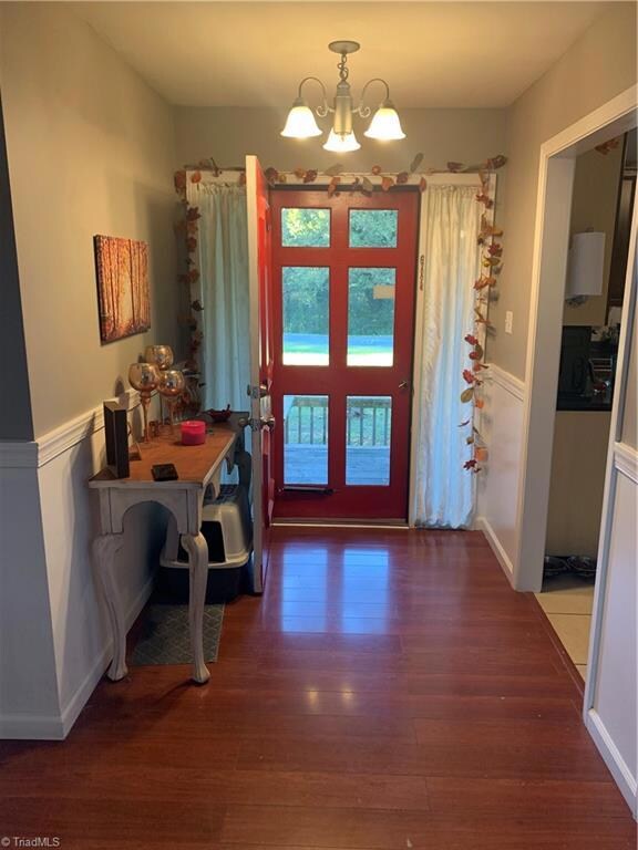 5803 Bartlett Dr, Greensboro, NC 27406 - photo 3