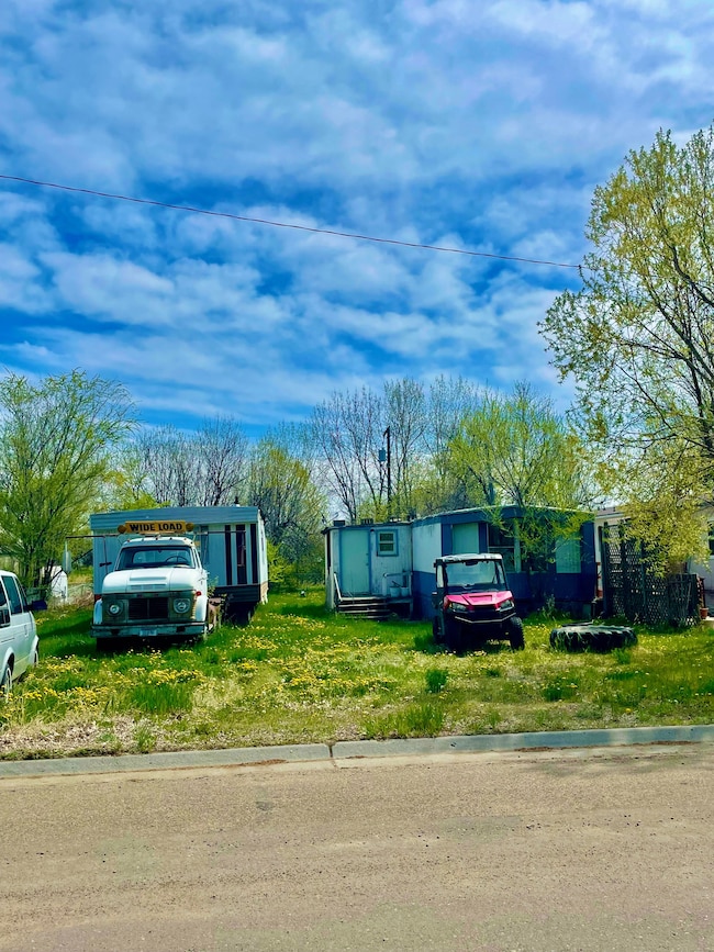 730 Utah St, Chinook, MT 59523 - photo 3