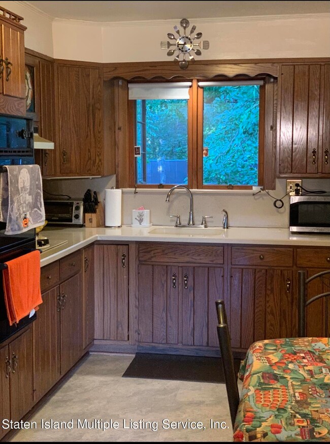 39 Glenwood Place, Staten Island, NY 10310 - photo 7