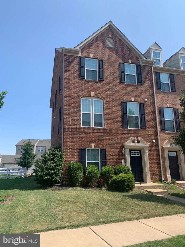 5404 Saint Rita Dr, Waldorf, MD 20602 - photo 2