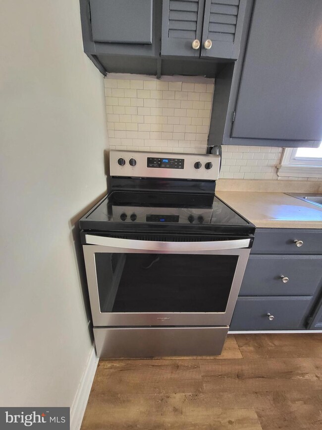 1517 Walnut St, Coatesville, PA 19320 - photo 3