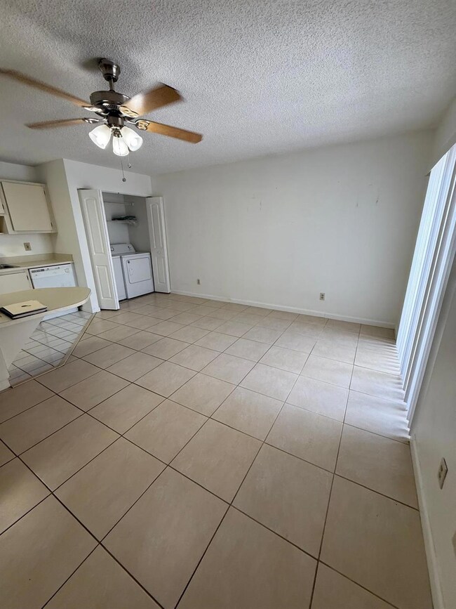 645 Executive Center Dr unit R-104, West Palm Beach, FL 33401 - photo 7