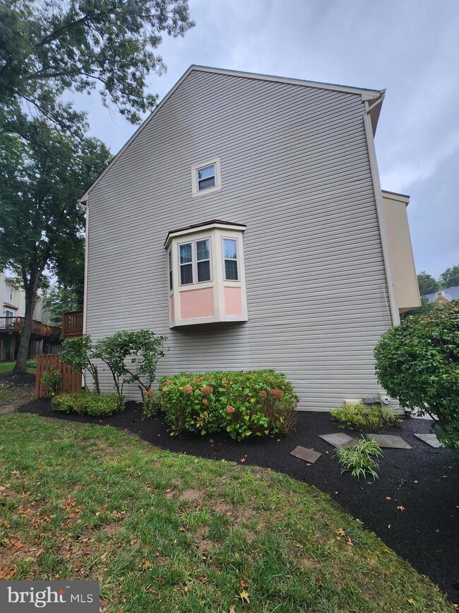 7321 Eden Brook Dr, Columbia, MD 21046 - photo 3