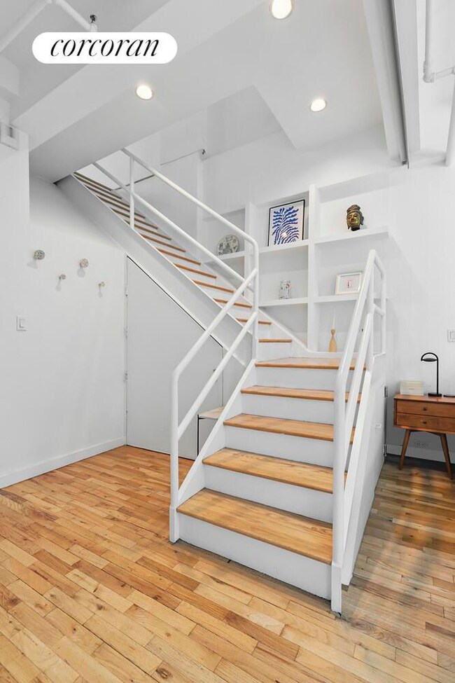 14 E 4th St unit 827, New York, NY 10012 - photo 6