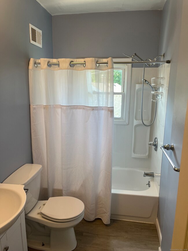 full bath on 2nd floor