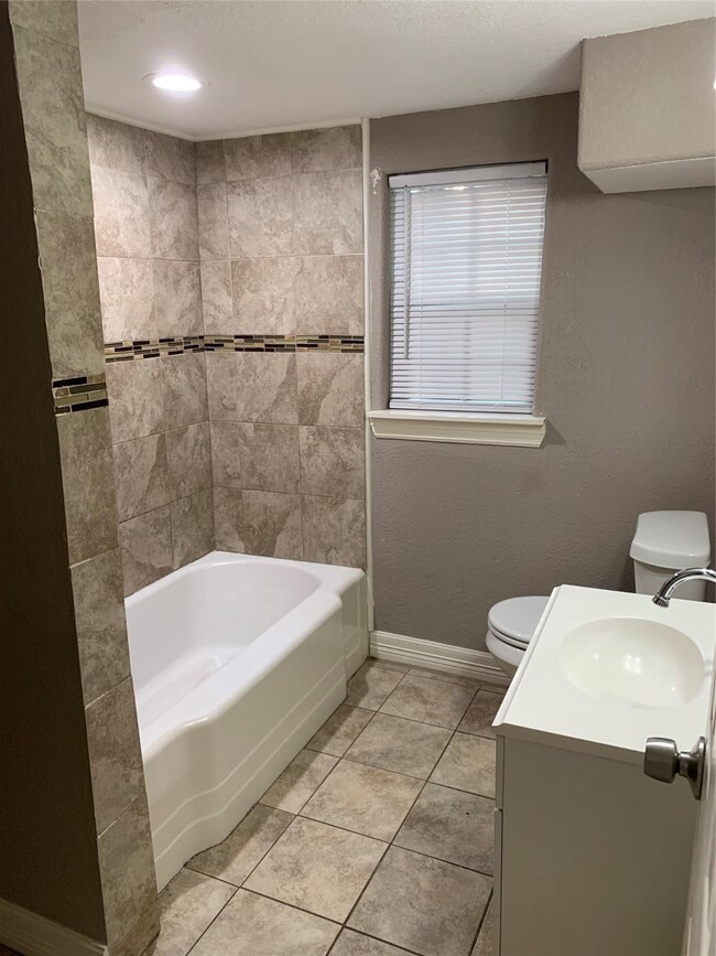 8918 Manus St unit A, Houston, TX 77093 - photo 5