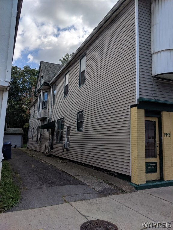 1942 S Park Ave, Buffalo, NY 14220 - photo 3