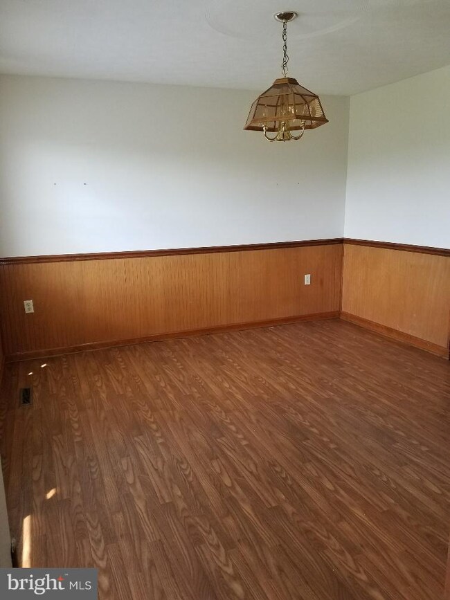 322 Junction Rd, Strasburg, VA 22657 - photo 6