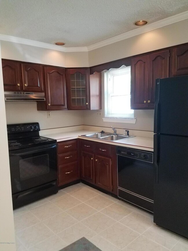 7711 Rochelle Rd, Louisville, KY 40228 - photo 5