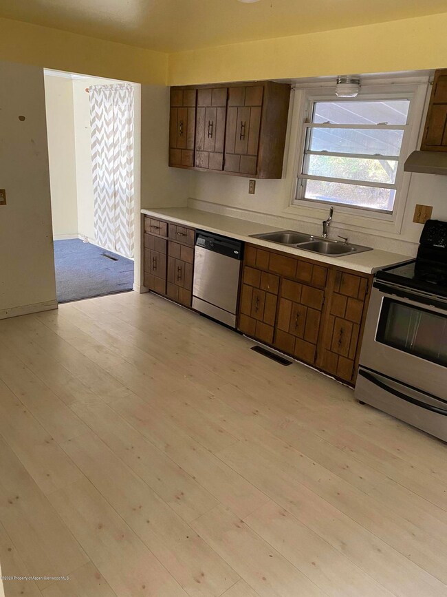 1028 Breeze St, Craig, CO 81625 - photo 5