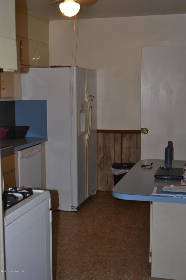 1 Meadowbrook Ave, Eatontown, NJ 07724 - photo 2