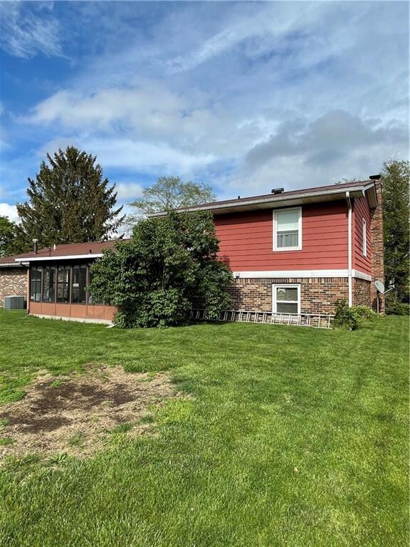 2201 Ivy Dr, Anderson, IN 46011 - photo 2