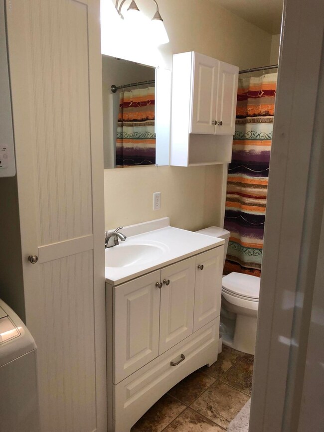 bath 1 with washer /Dryer