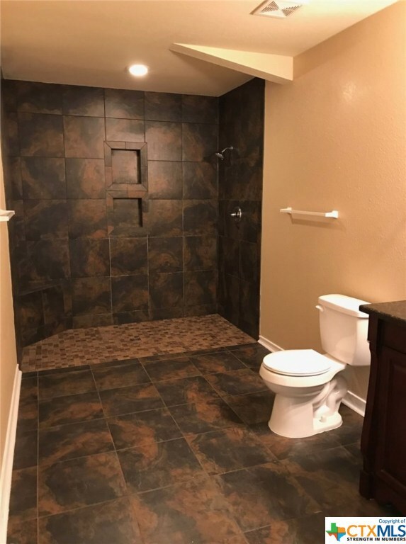 525 W Hutchison St unit A, San Marcos, TX 78666 - photo 6