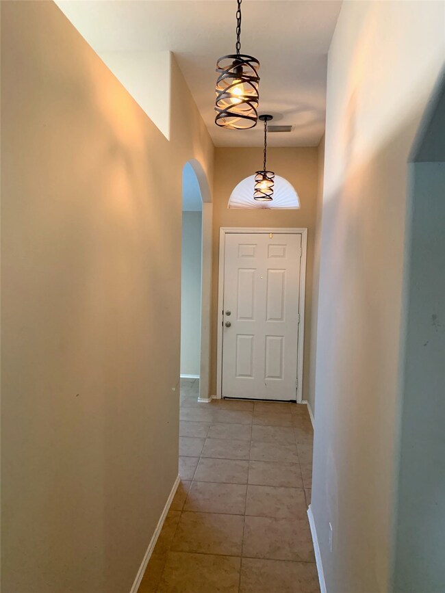 6815 Hampden Point Ct, Houston, TX 77040 - photo 2