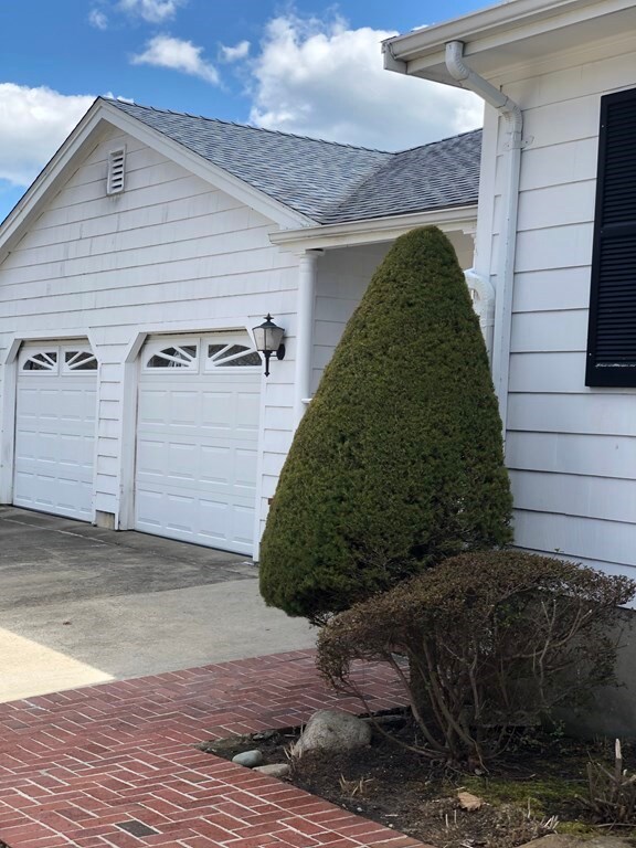 14 Kevin Dr, North Dartmouth, MA 02747 - photo 4