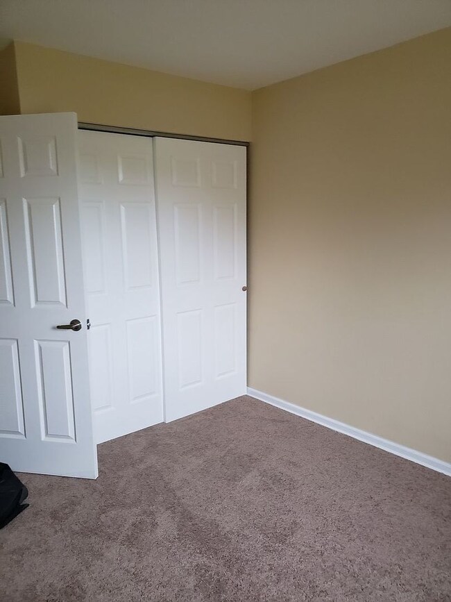 1320 Ironwood Ct unit C, Aurora, IL 60506 - photo 4