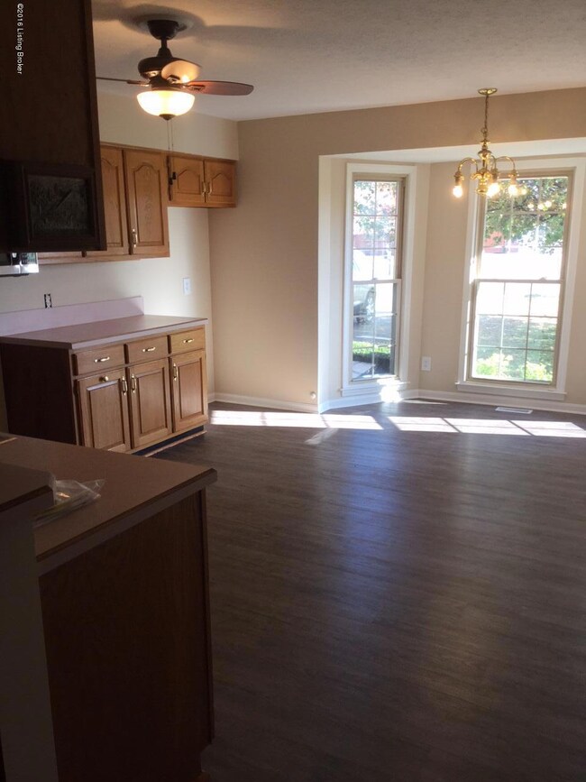 112 Sunrise Ct, Shepherdsville, KY 40165 - photo 6