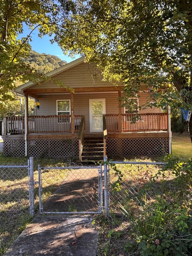 78 First Ave, Handley, WV 25102 - photo 2
