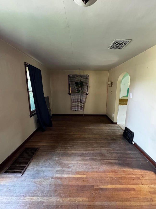 529 E 1st St N, Truman, MN 56088 - photo 2