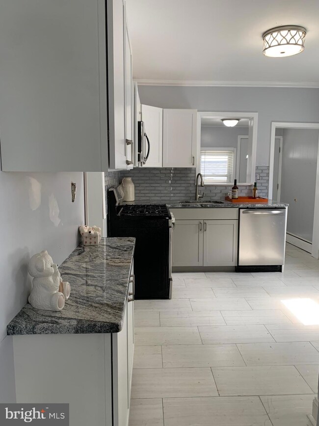 610 Hibberd Ave, Darby, PA 19023 - photo 7