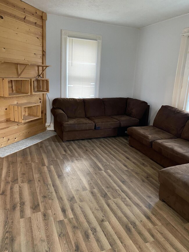 219 Maple St, Sugar Grove, OH 43155 - photo 4