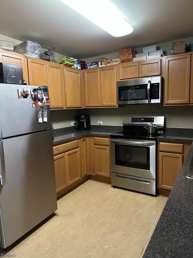 Skyview Rahway unit 503, Rahway, NJ 07065 - photo 2