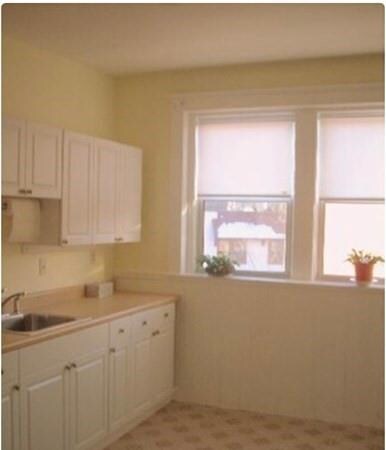 35 Claflin Rd unit 2, Brookline, MA 02445 - photo 5