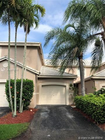 HOA maintains the lawn and exterior