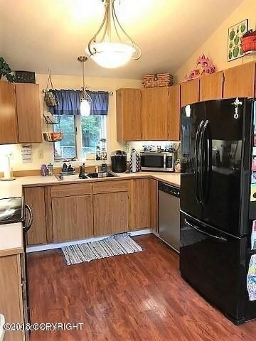 2268 Beaver Lake -  Kitchen