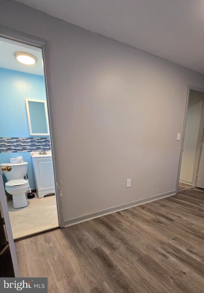 4303 Main St unit 2, Philadelphia, PA 19127 - photo 7