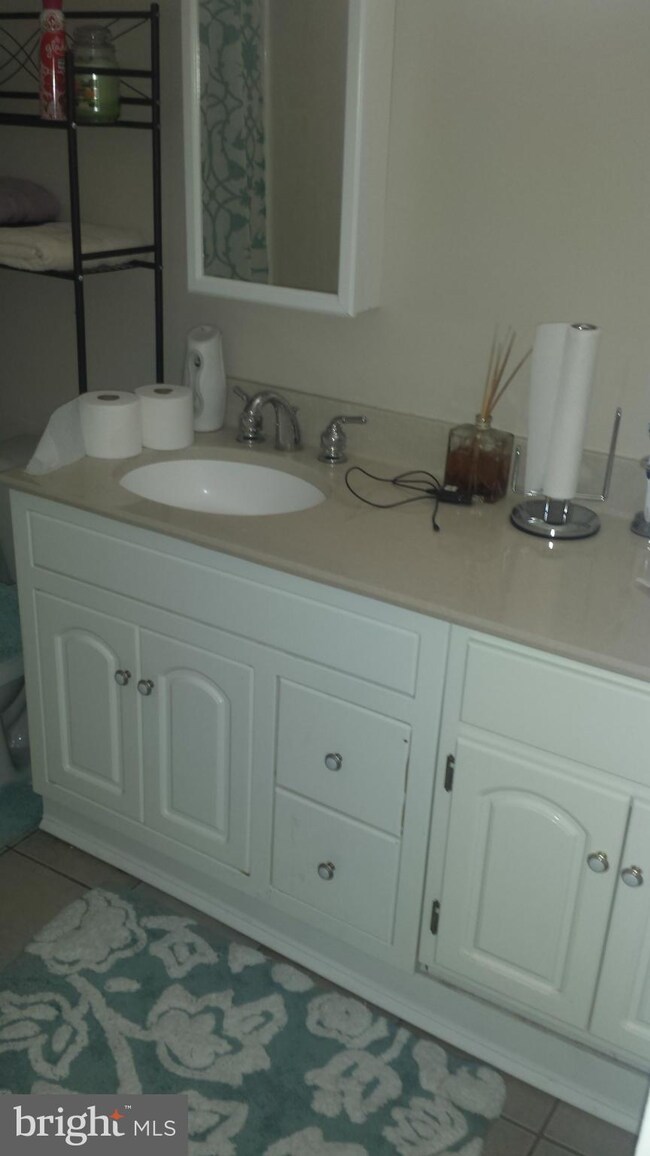 2452 Lakeview Ave, Baltimore, MD 21217 - photo 4