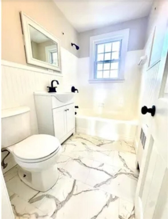 426 Metacom Ave unit 2, Bristol, RI 02809 - photo 7