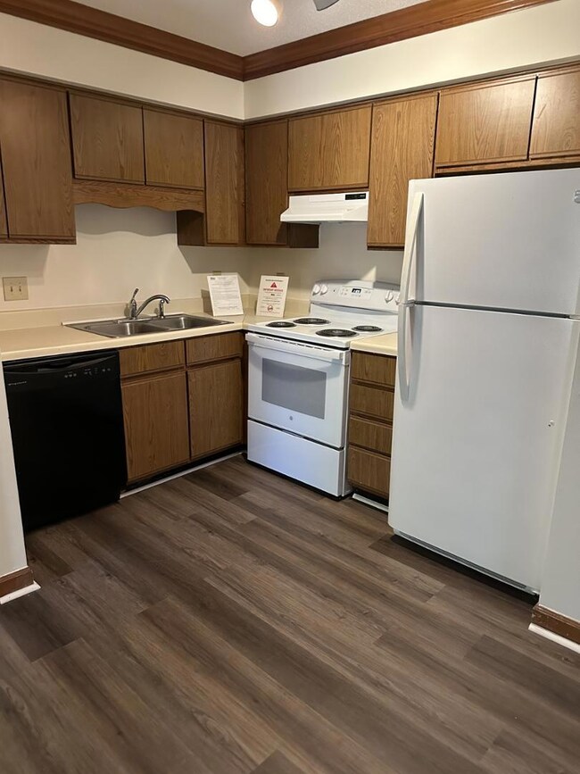 3506 Ivy Commons Dr unit 301, Raleigh, NC 27606 - photo 3