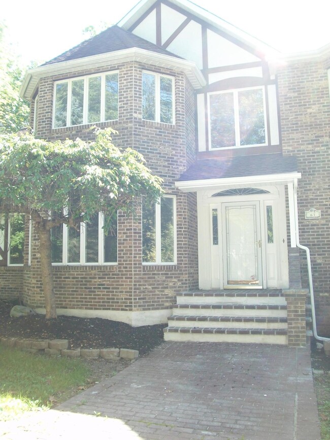 226 Saunders Ct, Cresco, PA 18326 - photo 3