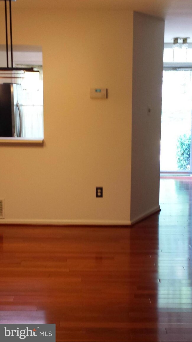 3702 Angelton Ct, Burtonsville, MD 20866 - photo 6