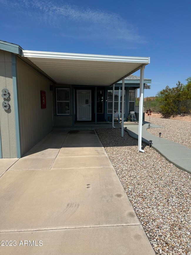 EXTRA CARPORT