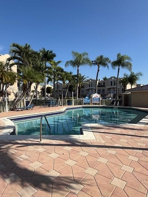 8670 NW 6th Ln unit 4210, Miami, FL 33126 - photo 5