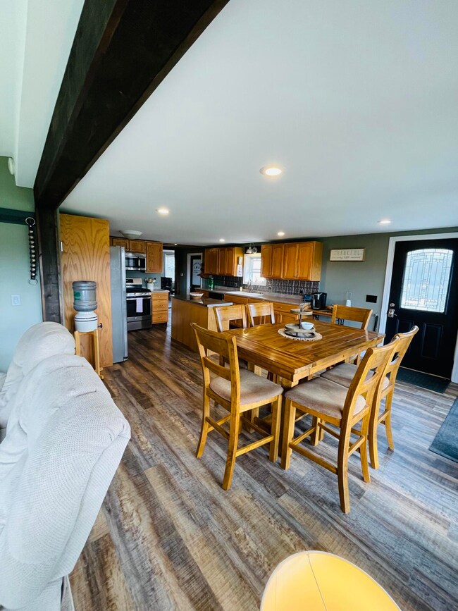 Dinning & Kitchen