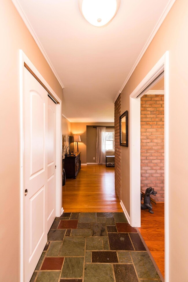 4041 Mountview Rd-25