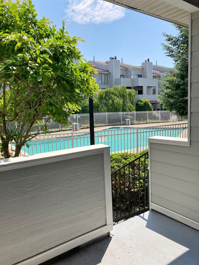 748 Mainsail Ln unit D3A, Secaucus, NJ 07094 - photo 2