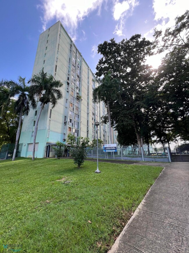 Torre 2 Francia unit 1214, San Juan, PR 00917 - photo 2