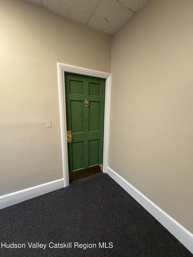 302 Wall St unit 3rd Fl, Kingston, NY 12401 - photo 4