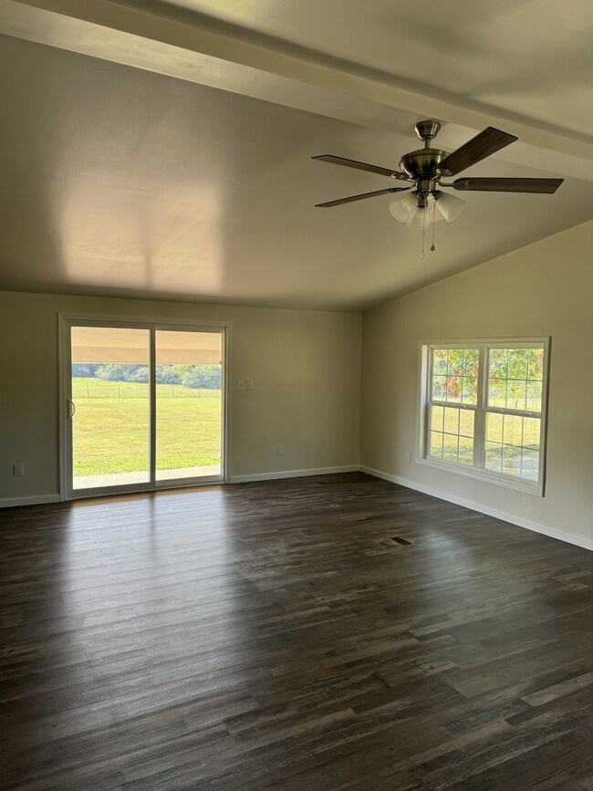 496 Knight Campground Rd, Shelbyville, TN 37160 - photo 4