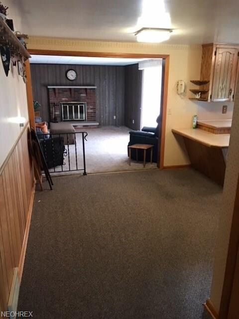 Dining area of kitchen big enough for table for en