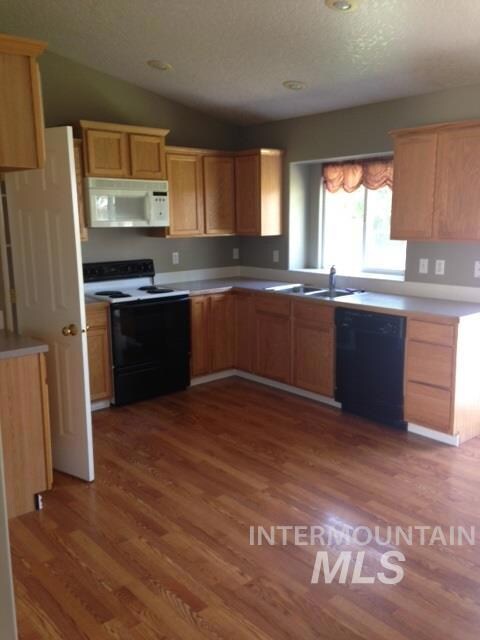 700 Aberdeen Dr, Nampa, ID 83686 - photo 4