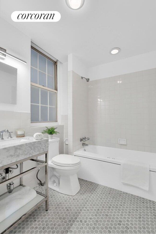39 5th Ave unit 8D, New York, NY 10003 - photo 6