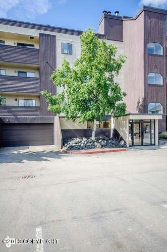 5300 E 4th Ave Anchorage AK-small-003-Ex