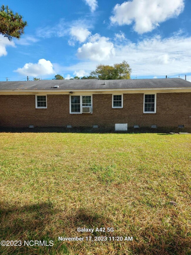 500 Hillcrest Ave, Winterville, NC 28590 - photo 2