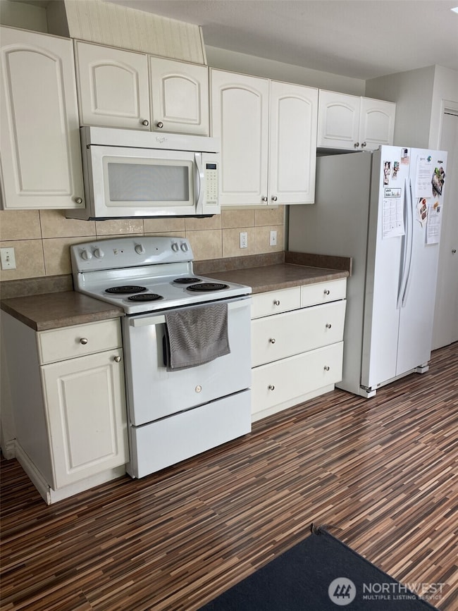 All appliances stay!